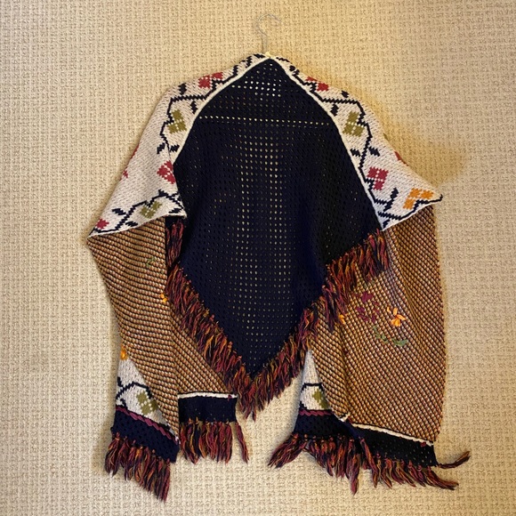 Angel of the North Poncho - Picture 2 of 5